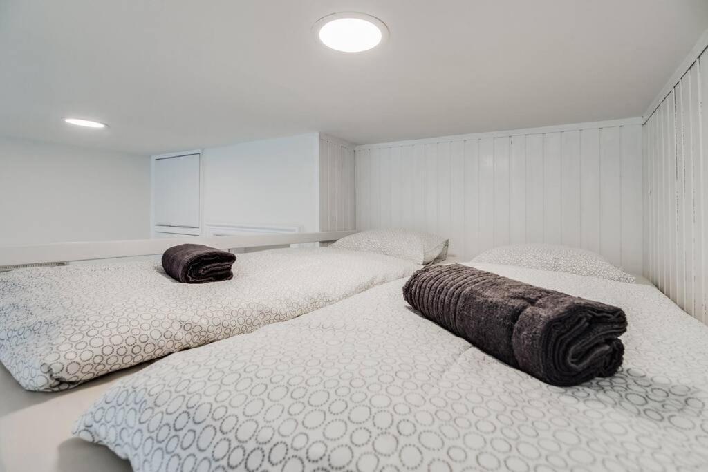 Studio Mala Strana - Prague Historical Center Екстер'єр фото