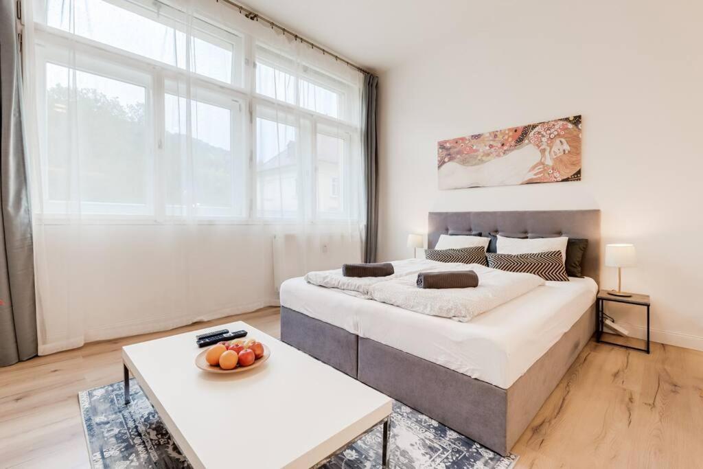 Studio Mala Strana - Prague Historical Center Екстер'єр фото