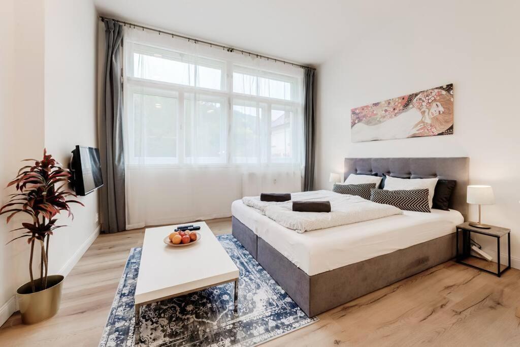 Studio Mala Strana - Prague Historical Center Екстер'єр фото